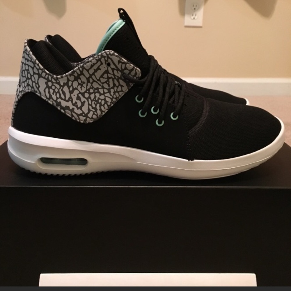 Nike Air Jordan First Class